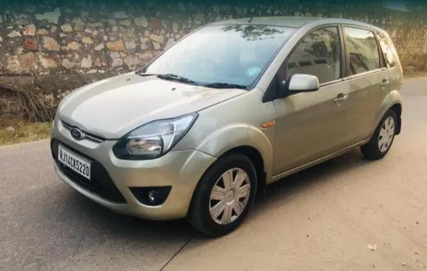 Ford Figo 1.2P TITANIUM MT 2010