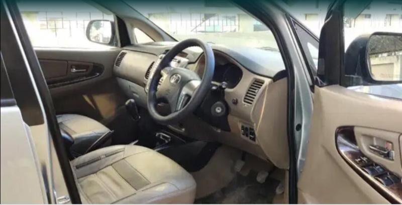 Toyota Innova 2.5 VX 8 STR BS IV 2011