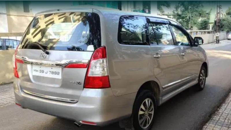 Toyota Innova 2.5 VX 8 STR BS IV 2011