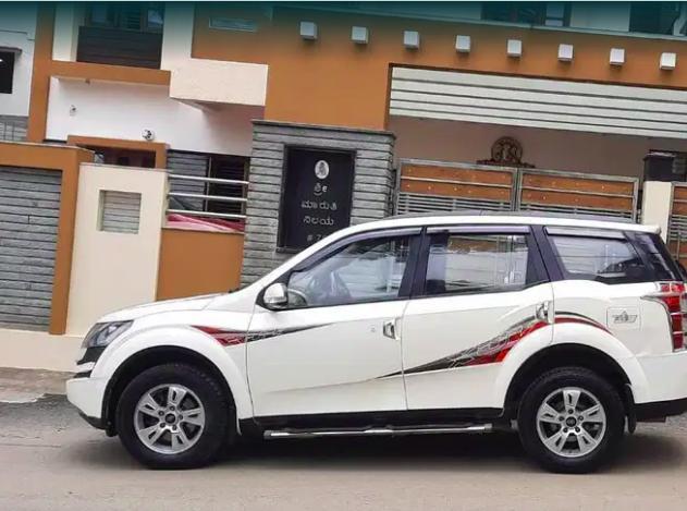 Mahindra XUV500 W8 2015