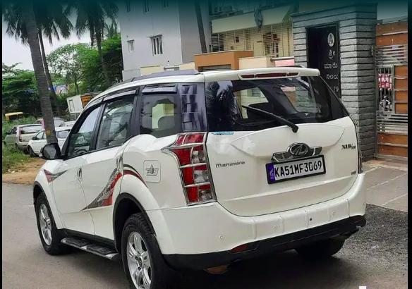 Mahindra XUV500 W8 2015