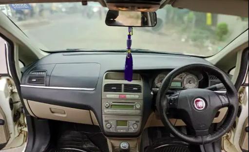 Fiat Linea EMOTION 1.3 2011