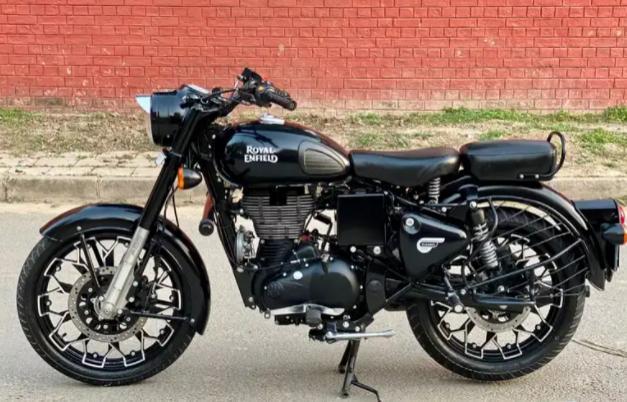 Royal Enfield Classic Stealth Black 500cc ABS 2019