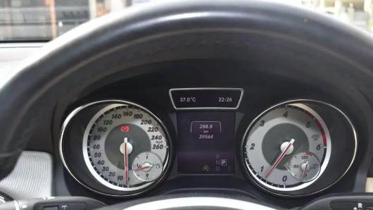 Mercedes-Benz GLA 200 CDI Sport 2015