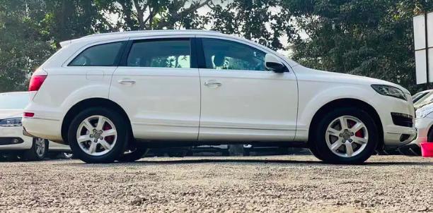 Audi Q7 3.0 TDI quattro Technology Pack 2011