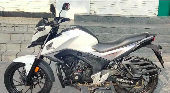 Honda CB Hornet 160R STD 2016