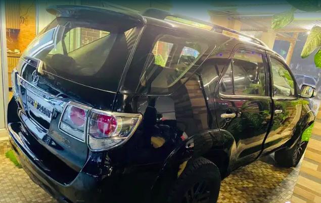 Toyota Fortuner 3.0 4X4 MT 2010