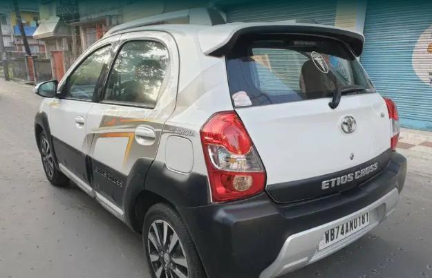 Toyota Etios Cross 1.2 G 2015