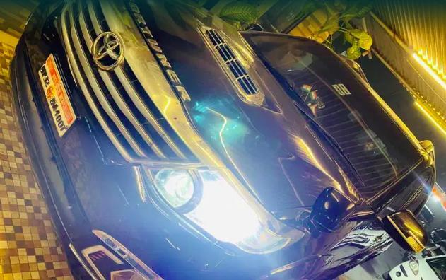 Toyota Fortuner 3.0 4X4 MT 2010