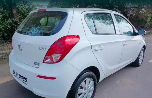 Hyundai i20 Sportz 1.2 2013