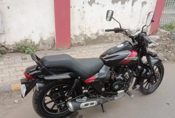 Bajaj Avenger Street 220 2018