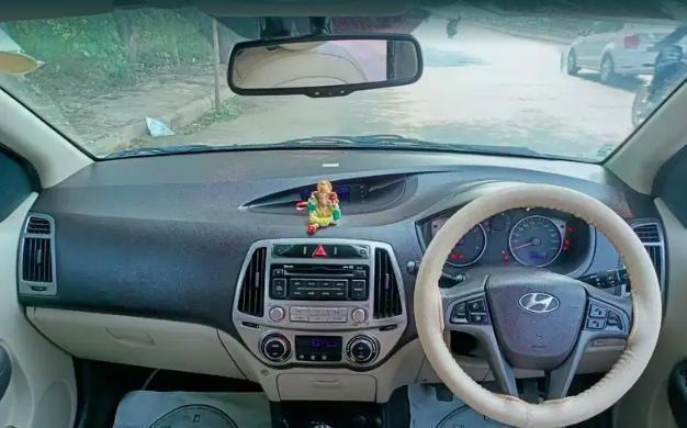 Hyundai i20 Sportz 1.2 2013