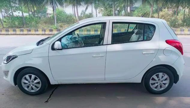 Hyundai i20 Sportz 1.2 2013