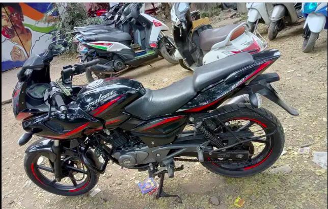 Bajaj Pulsar 220cc 2017