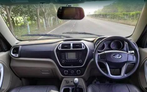 Mahindra TUV300 T8 2017