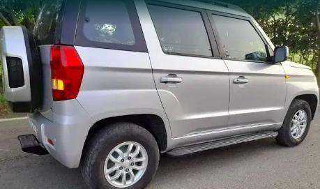 Mahindra TUV300 T8 2017