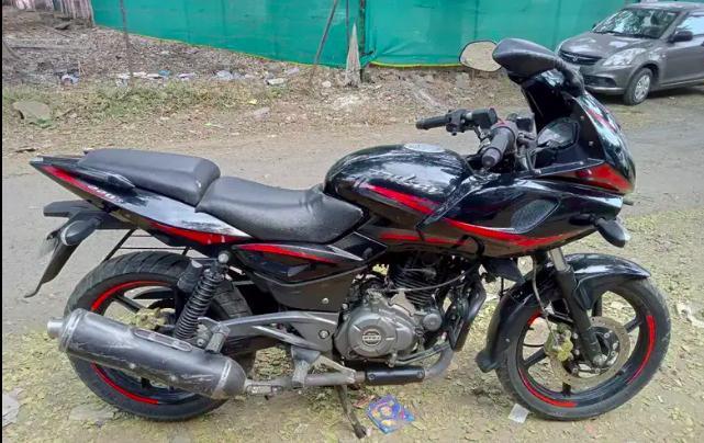 Bajaj Pulsar 220cc 2017