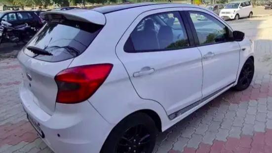 Ford Figo 1.5D TITANIUM MT 2017