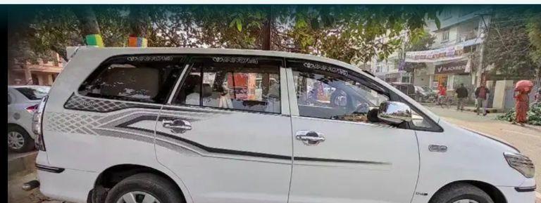 Toyota Innova 2.5 G 7 STR BS IV 2015