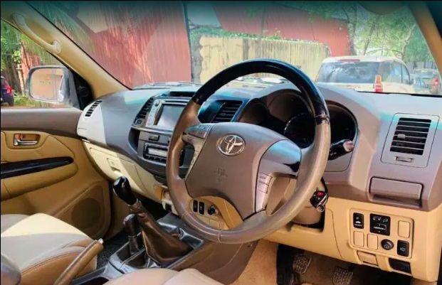 Toyota Fortuner 2.8 4x4 MT 2012