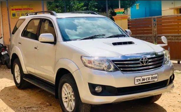Toyota Fortuner 2.8 4x4 MT 2012