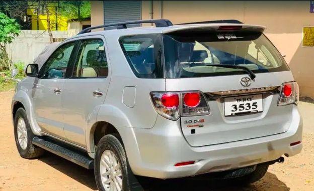 Toyota Fortuner 2.8 4x4 MT 2012