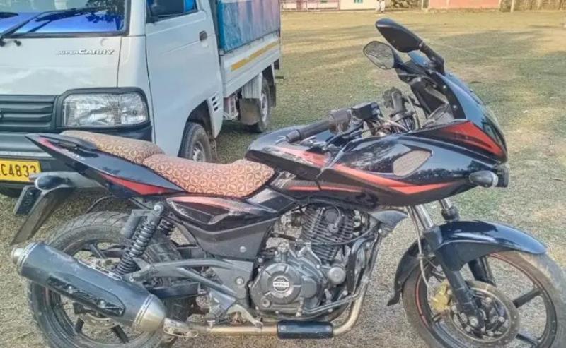 Bajaj Pulsar 220F 2018
