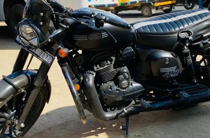 Jawa Forty Two 295CC Dual ABS BS6 2021