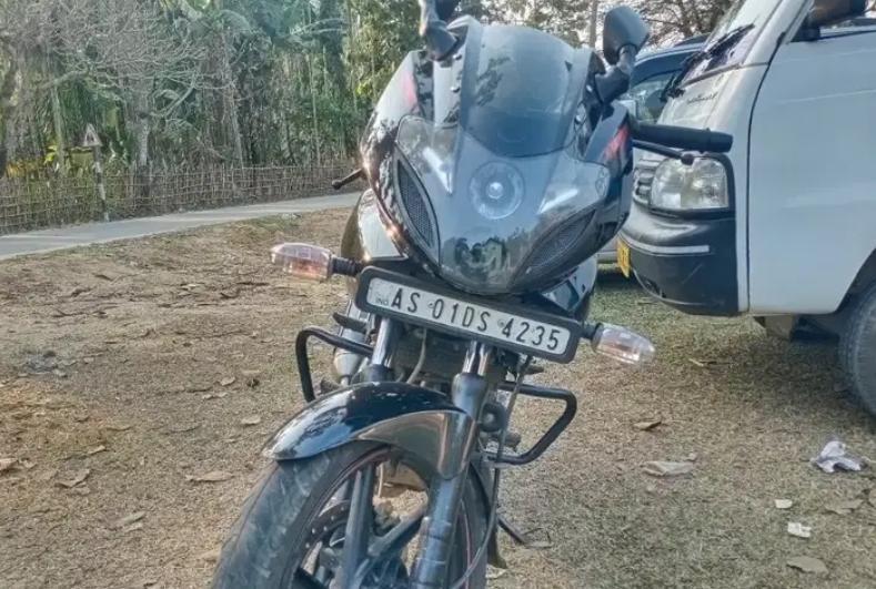 Bajaj Pulsar 220F 2018