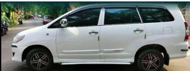 Toyota Innova 2.5 V 8 STR 2013