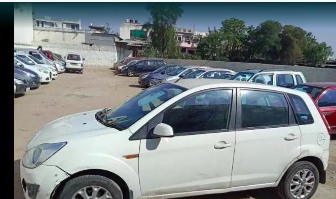 Ford Figo 1.5D TITANIUM MT 2013