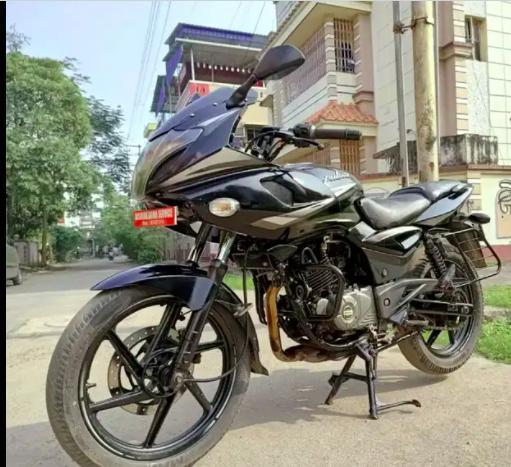 Bajaj Pulsar 220F 2017