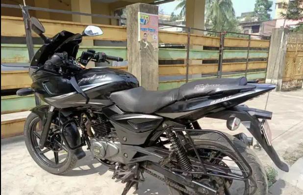 Bajaj Pulsar 220cc 2017