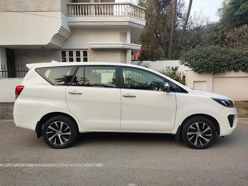 Toyota Innova Crysta 2.4 VX 7 STR 2018