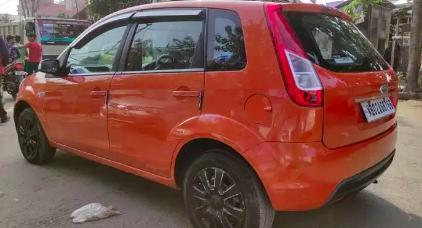 Ford Figo 1.2P TITANIUM MT 2010