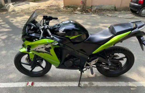 Honda CBR 150R 150cc 2014