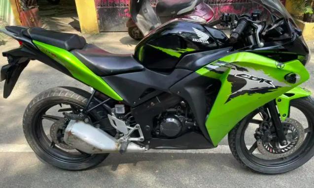 Honda CBR 150R 150cc 2014