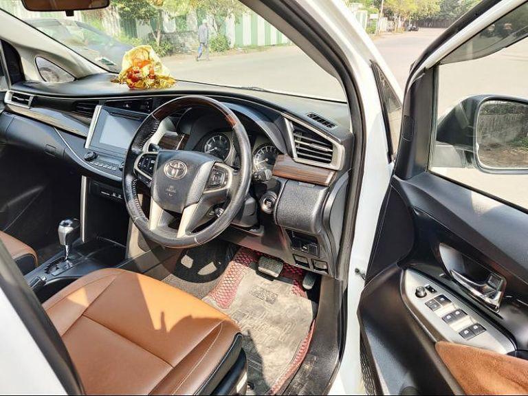 Toyota Innova Crysta 2.4 VX 8 STR 2018