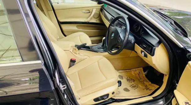 BMW 3 Series 320d 2010