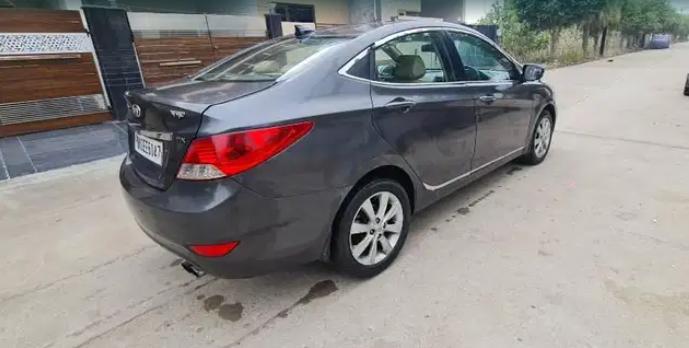 Hyundai Verna 1.6 CRDI SX 2012