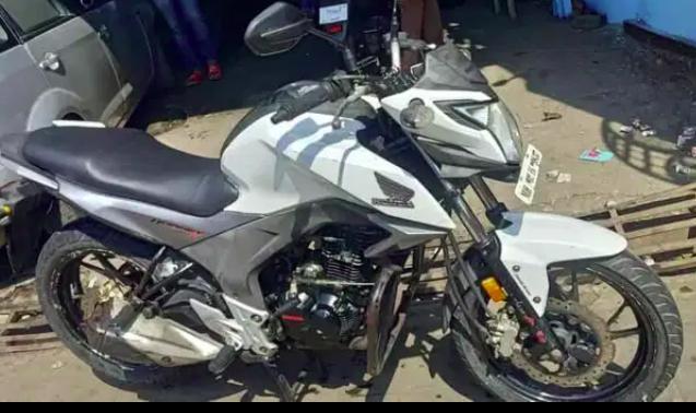 Honda CB Hornet 160R CBS 2016