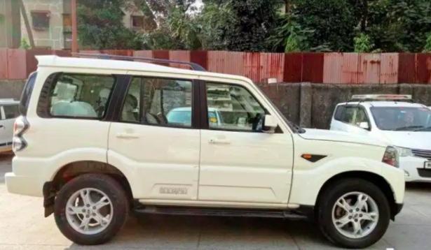 Mahindra Scorpio S10 2015