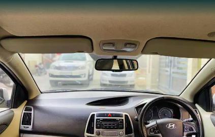 Hyundai i20 Sportz 1.4 CRDi 2012