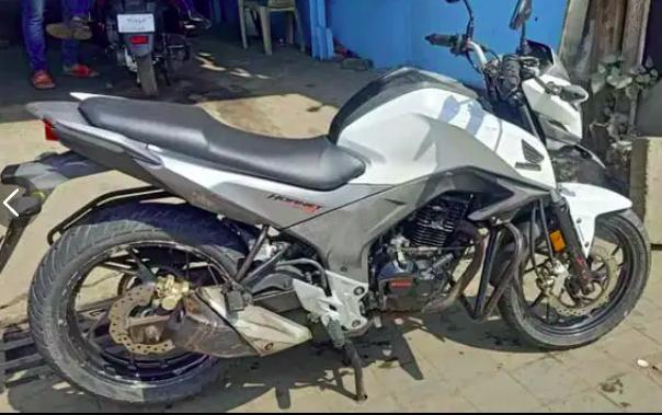 Honda CB Hornet 160R CBS 2016