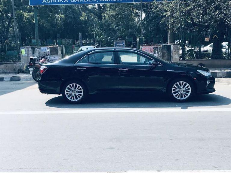 Toyota Camry Hybrid 2019