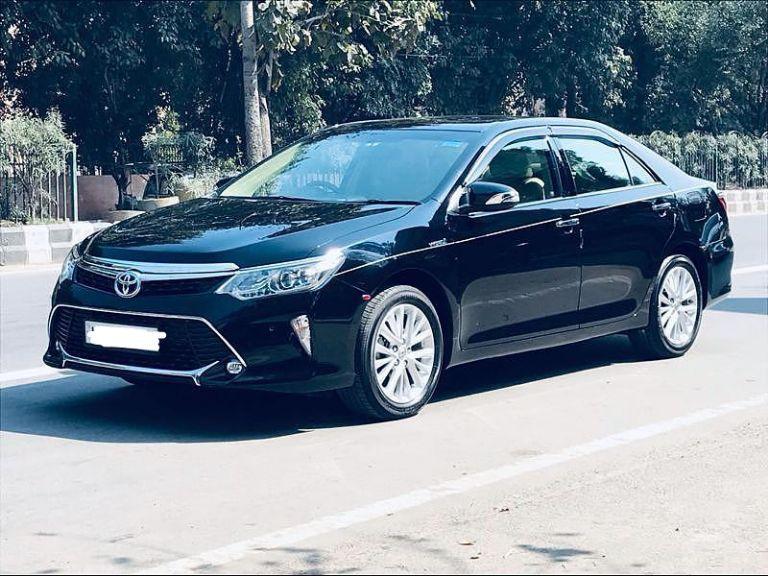 Toyota Camry Hybrid 2019