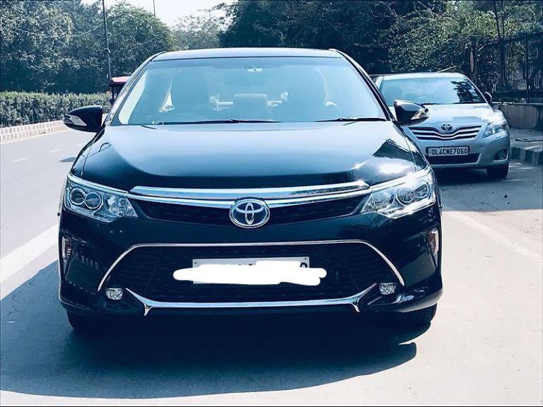 Toyota Camry Hybrid 2019