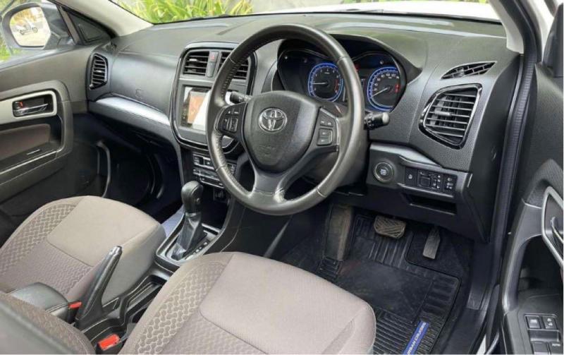 Toyota Urban Cruiser Mid MT 2021