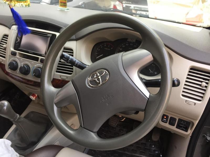 Toyota Innova 2.5 GX 8 STR BS IV 2014