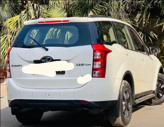 Mahindra XUV500 W11 2018